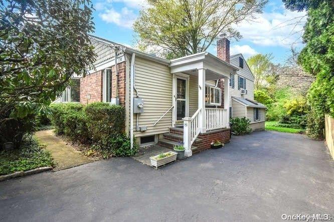 1 of 1 - 98 Glenwood Road, Glenwood Landing, NY