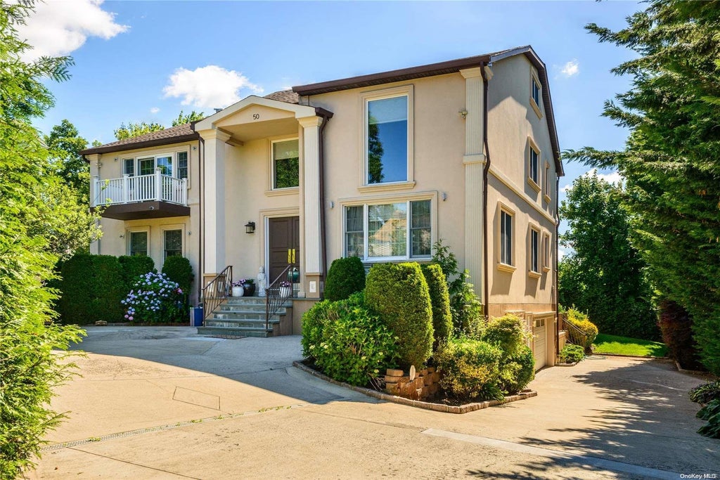 1 of 1 - 50 Coolidge Avenue, Roslyn Heights, NY