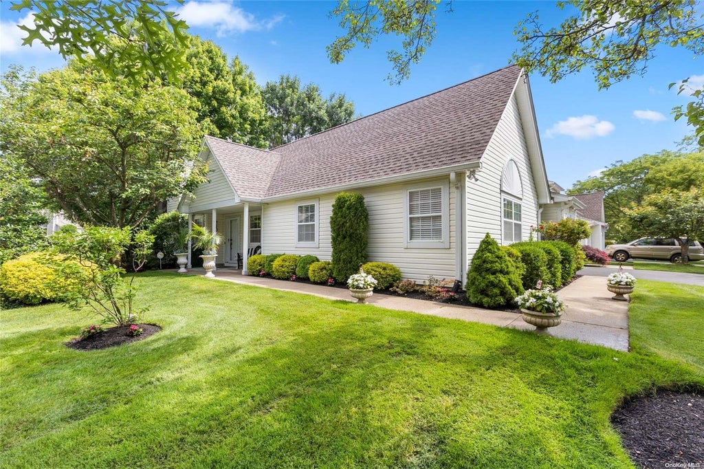 1 of 1 - 106 Erin Lane # 106, East Setauket, NY