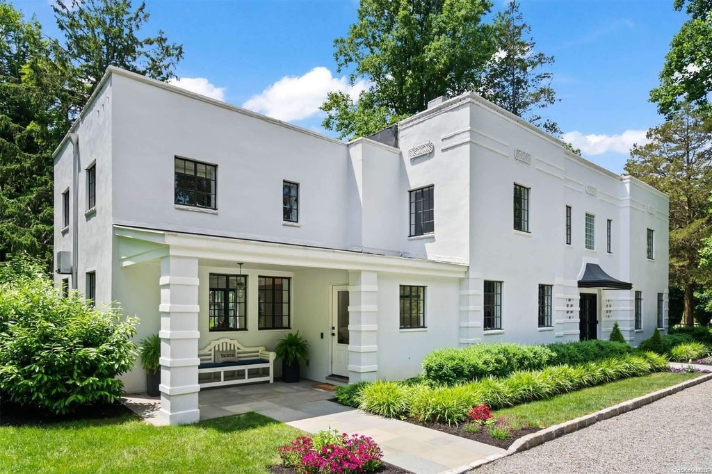 1 of 1 - 1590 Laurel Hollow Road, Laurel Hollow, NY