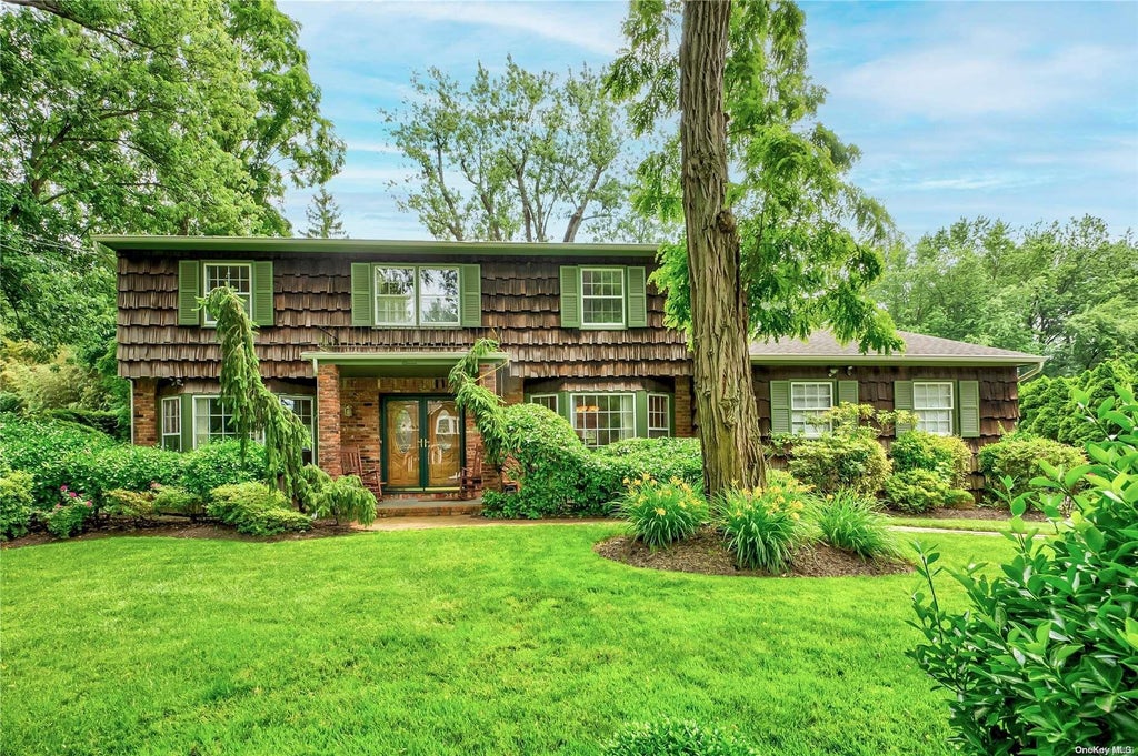 1 of 1 - 11 Grove St., Roslyn Harbor, NY