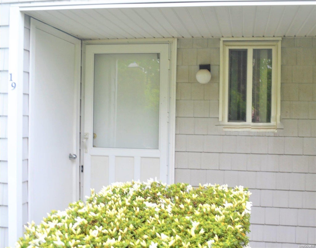 1 of 1 - 220 Montauk Highway # 19, Speonk, NY