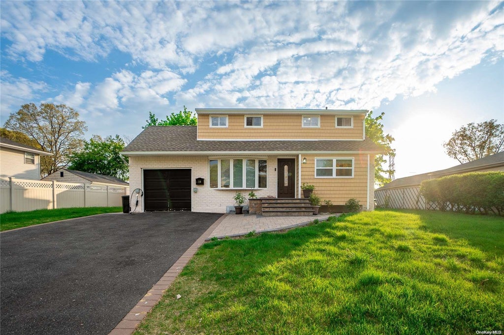 1 of 1 - 29 Fairlawn Lane, Centereach, NY