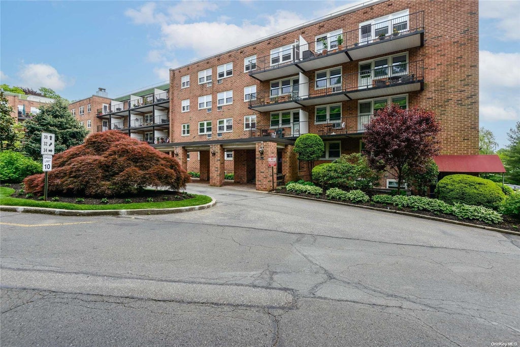 1 of 1 - 34 Pearsall Avenue # 3h, Glen Cove, NY