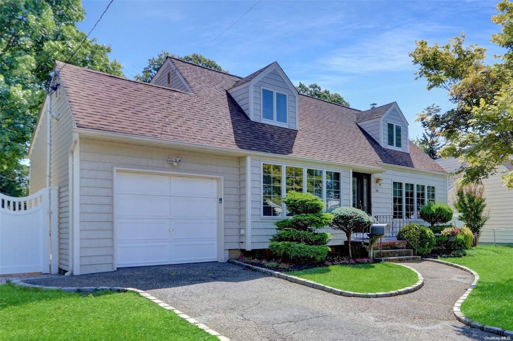 1 of 1 - 34 Frances Lane, Massapequa Park, NY