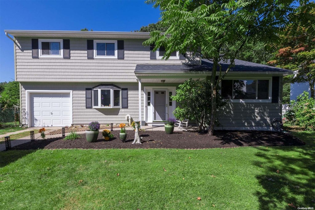 1 of 1 - 21 Stanwich Road, Smithtown, NY
