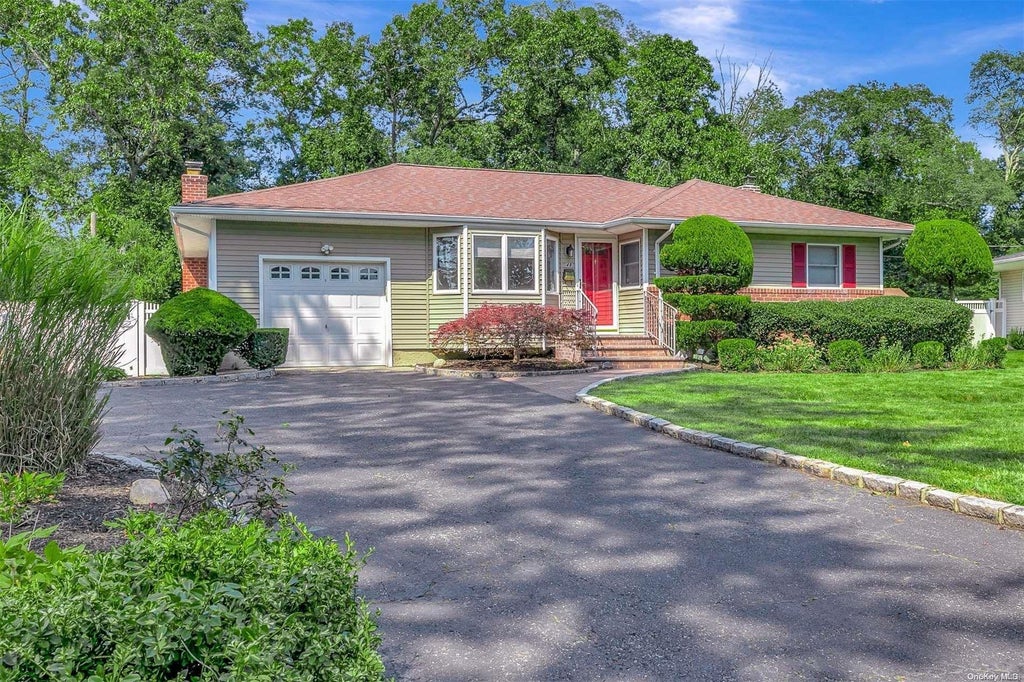 1 of 1 - 48 Tanglewood Drive, Smithtown, NY