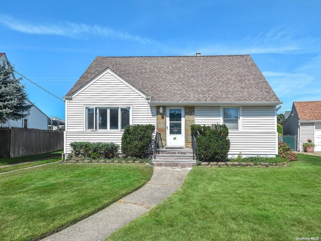 1 of 1 - 37 Stanwood Road, New Hyde Park, NY