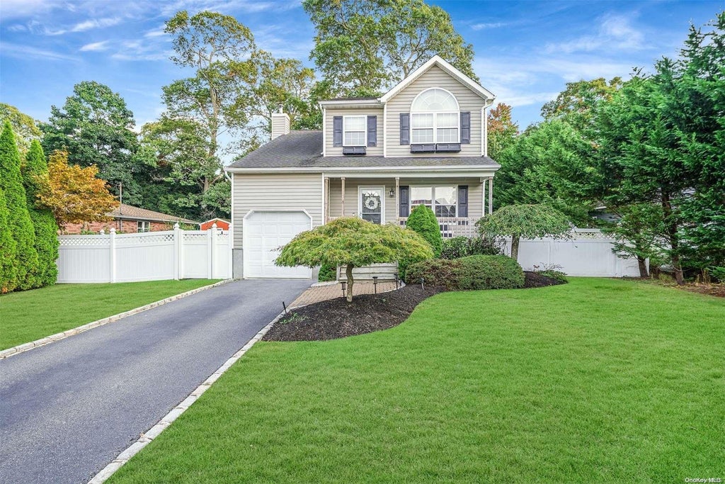 1 of 1 - 8 Carriage Lane, Center Moriches, NY