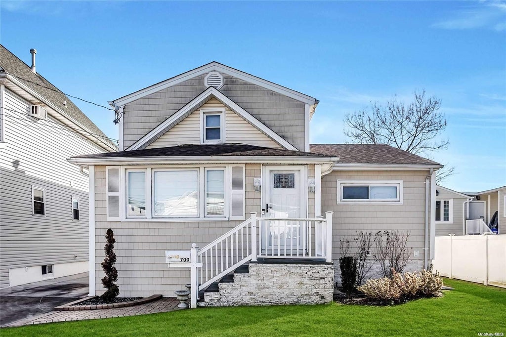 1 of 1 - 700 Arthur St., Baldwin, NY