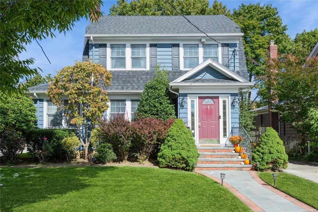 1 of 1 - 75 Linden St., Rockville Centre, NY
