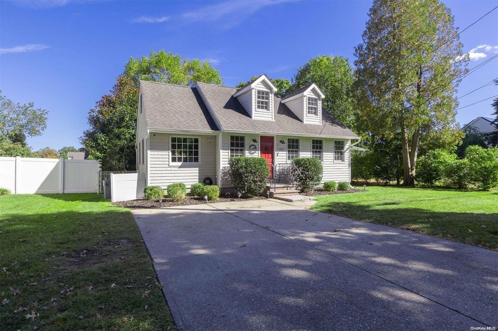 1 of 1 - 335 4th Avenue, Saint James, NY