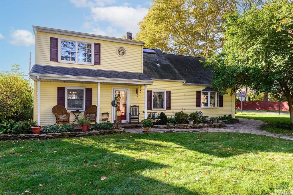 1 of 1 - 290 Wright Avenue, Carle Place, NY