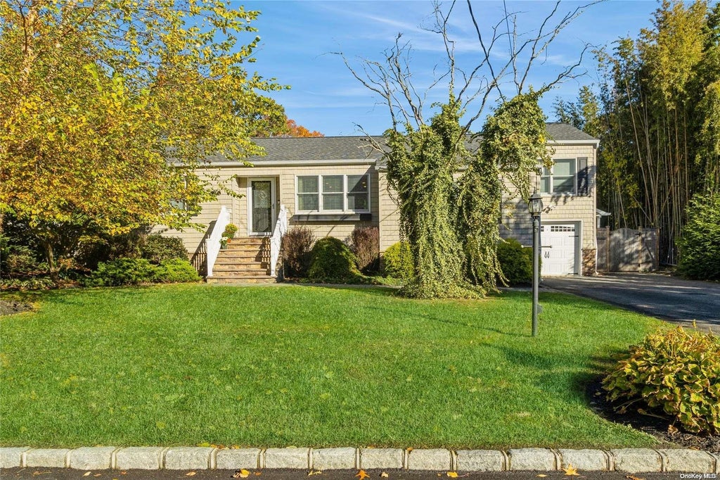 1 of 1 - 215 Connetquot Drive, Oakdale, NY