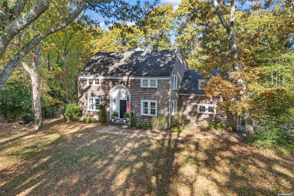 1 of 1 - 9 Highwood Road, Setauket, NY