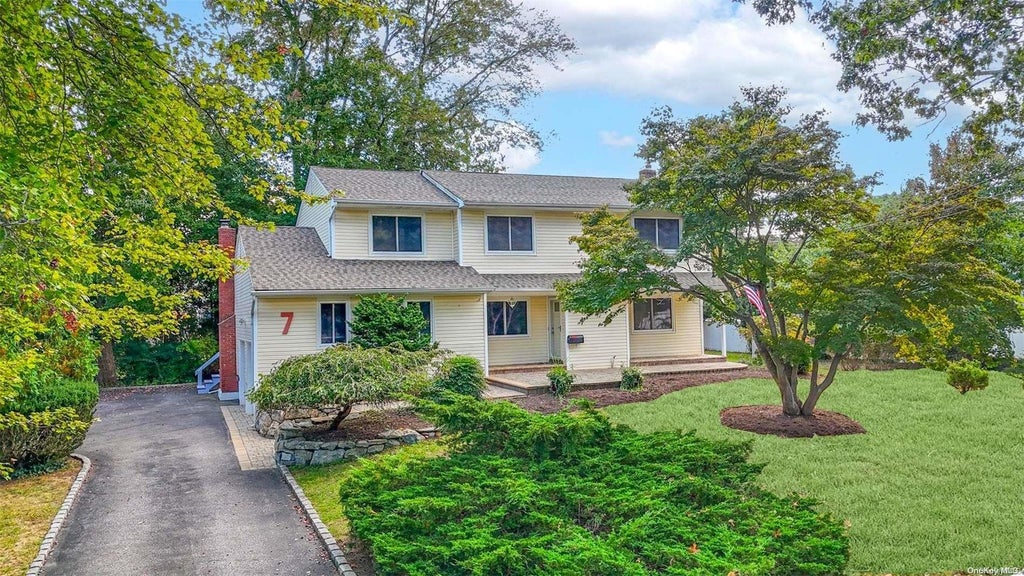 1 of 1 - 7 Platt Avenue, Smithtown, NY