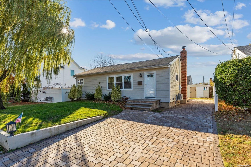 1 of 1 - 205 2nd St., Bethpage, NY