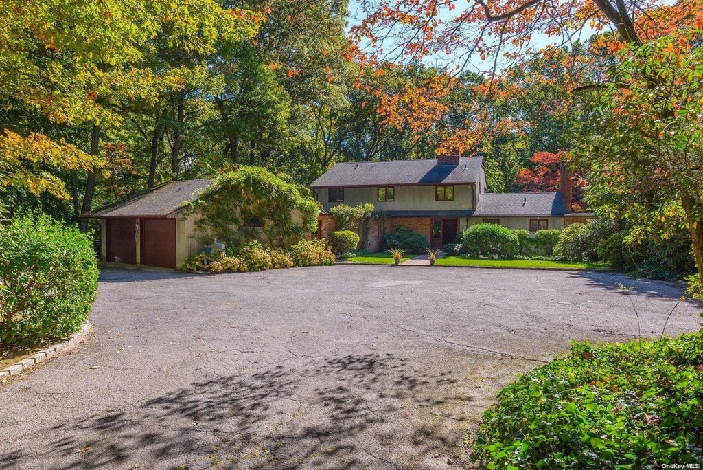 1 of 1 - 1792 Route 106, Muttontown, NY
