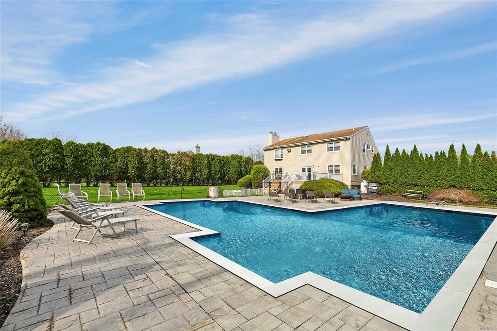 1 of 1 - 44 Chateau Drive, Manorville, NY