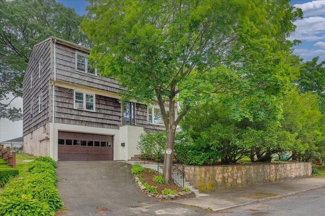 32 Brady Avenue, New Rochelle