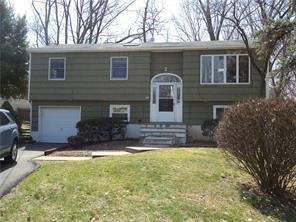 1 of 1 - 729 Manette Lane, Valley Cottage, NY