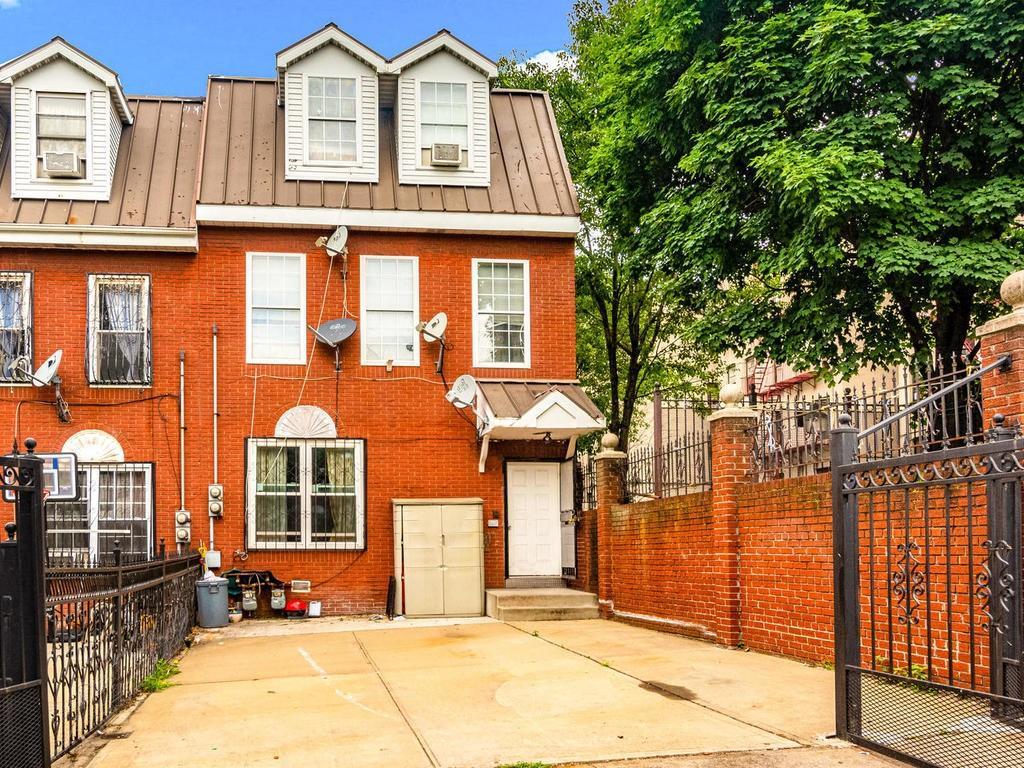 1 of 1 - 579 Beck St., Bronx, NY