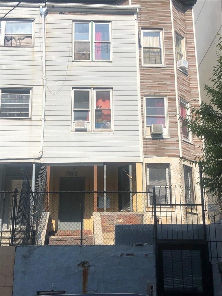 1 of 1 - 2715 Decatur Avenue, Bronx, NY