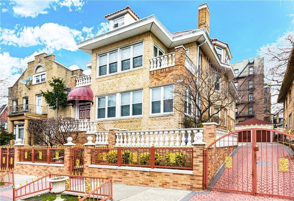 1 of 1 - 2806 Webb Avenue, Bronx, NY