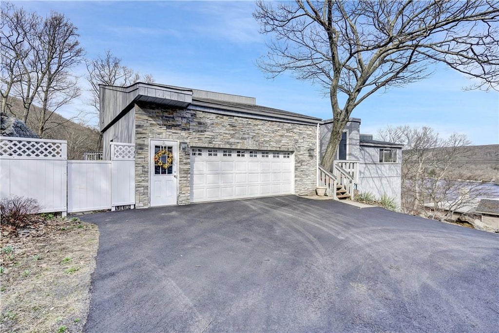 1 of 1 - 21 Hemlock Hill, Greenwood Lake, NY