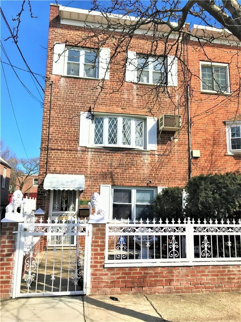 1 of 1 - 1574 Paulding Avenue, Bronx, NY