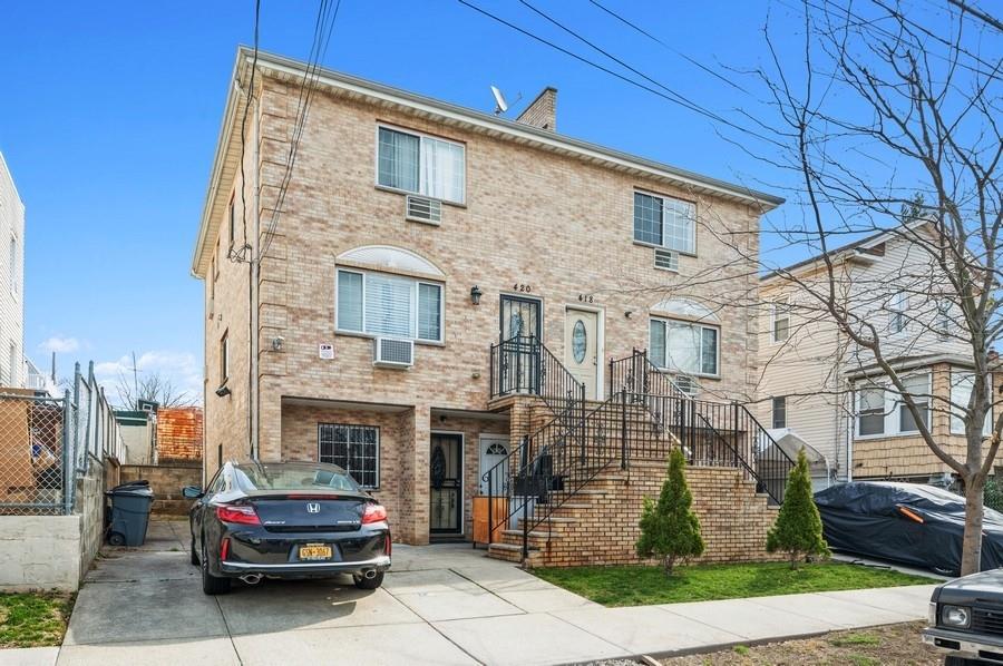1 of 1 - 420 Quincy Avenue, Bronx, NY