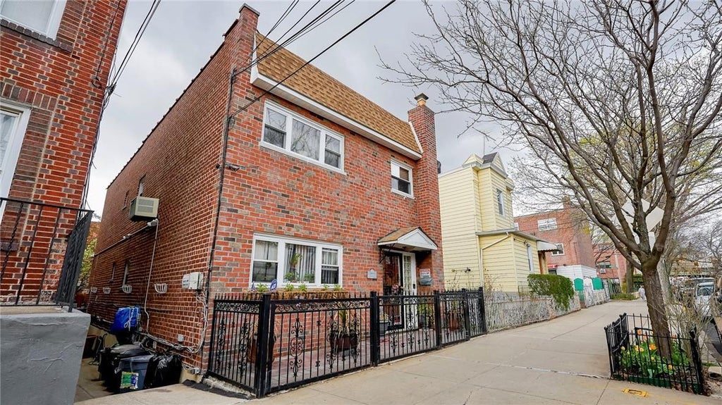 1 of 1 - 1913 Hunt Avenue, Bronx, NY