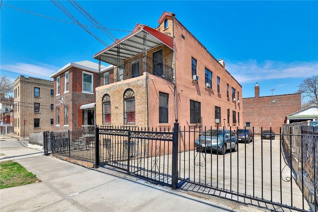 1 of 1 - 775 Adee Avenue, Bronx, NY