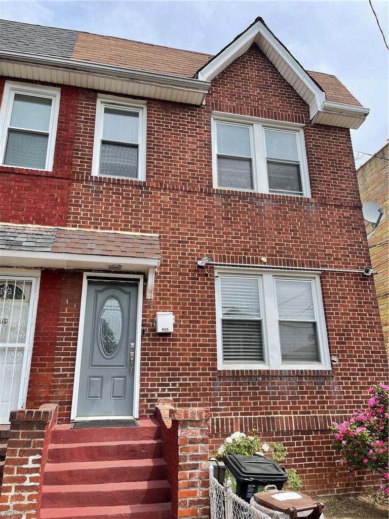 1 of 1 - 925 219th St., Bronx, NY