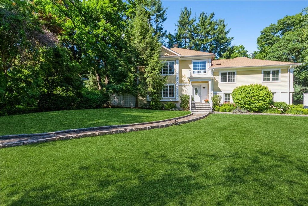 1 of 1 - 7 Valley View Road, Chappaqua, NY