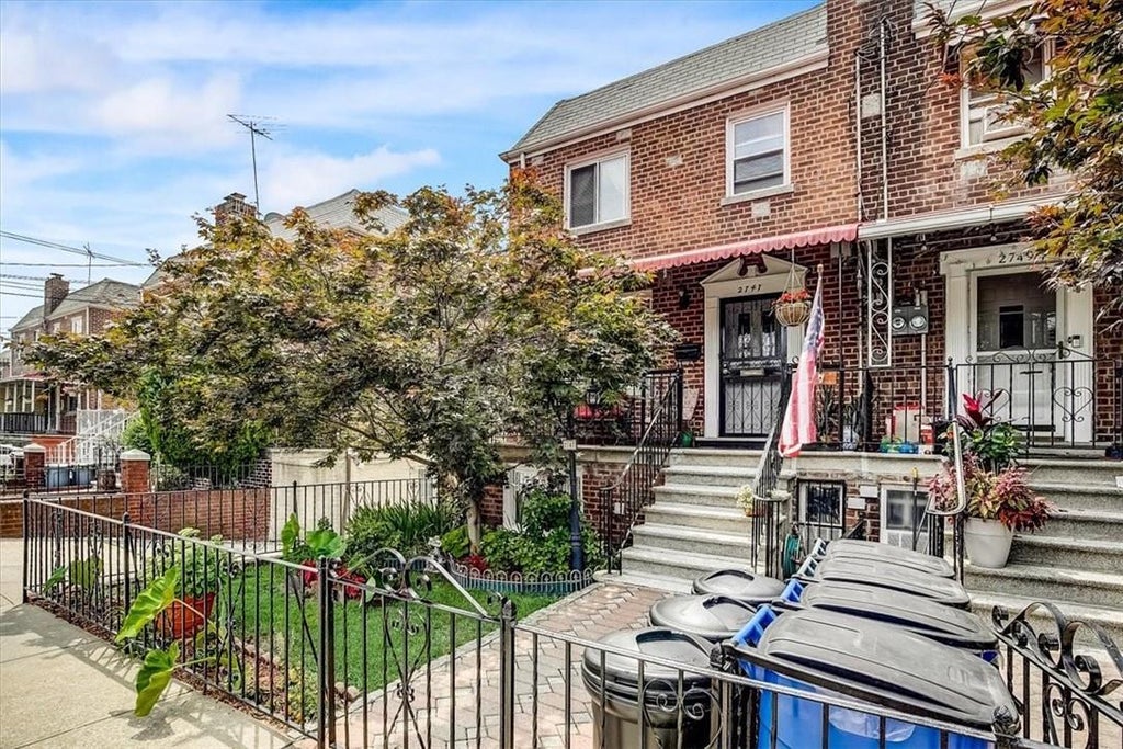 1 of 1 - 2747 Seymour Avenue, Bronx, NY