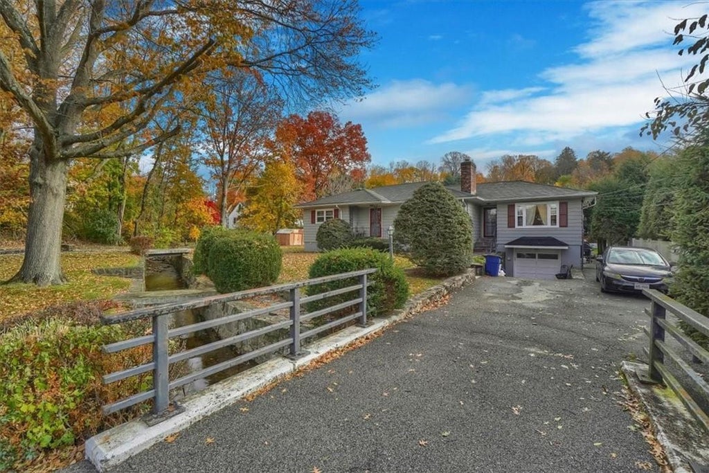 1 of 1 - 2 Park Avenue, Valhalla, NY