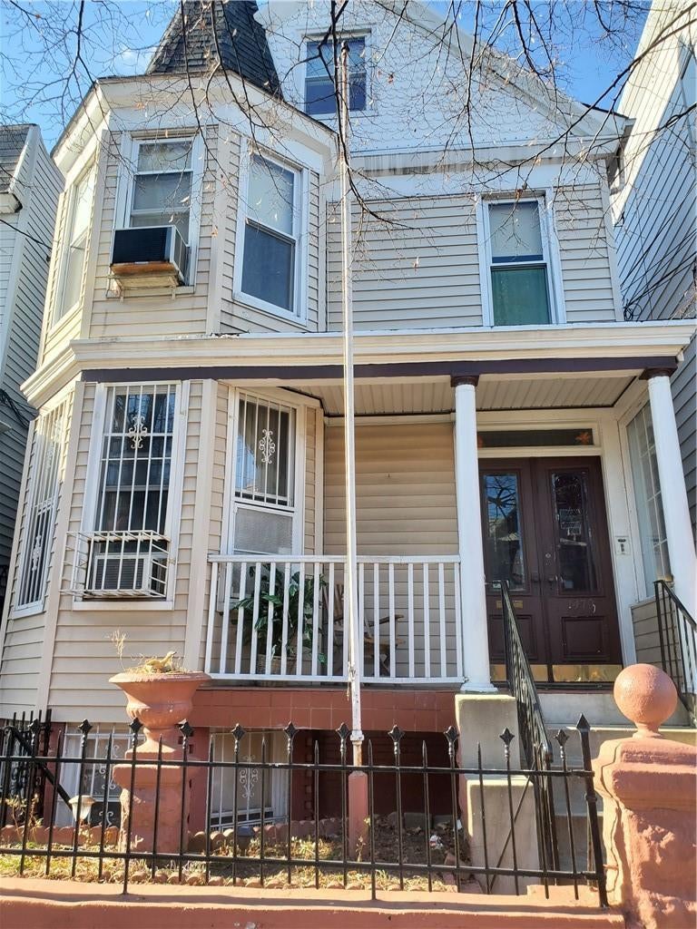 1 of 1 - 1479 Commonwealth Avenue, Bronx, NY