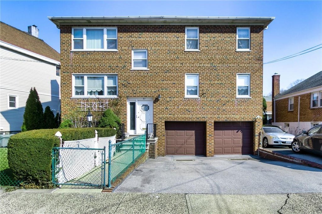 1 of 1 - 31 Hildreth Place, Yonkers, NY