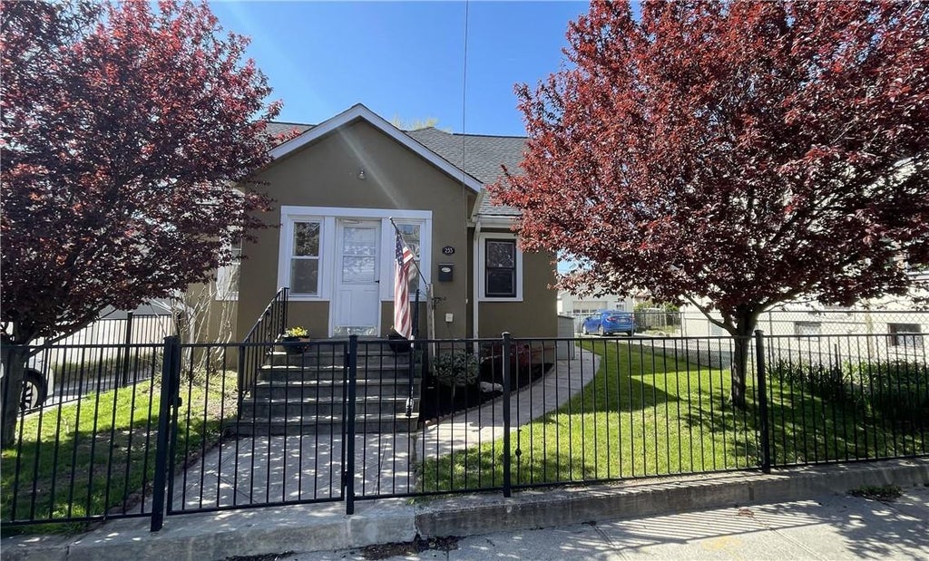 1 of 1 - 253 Waverly Avenue, Mamaroneck, NY