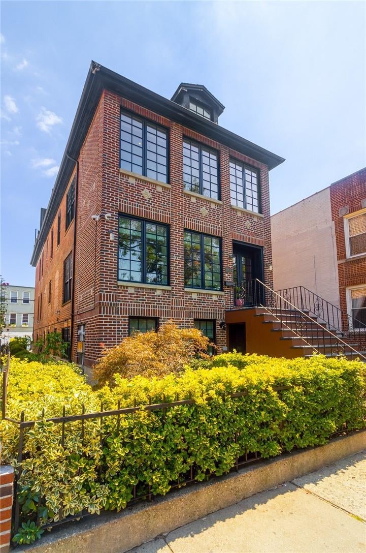 1 of 1 - 3053 35th St., Astoria, NY