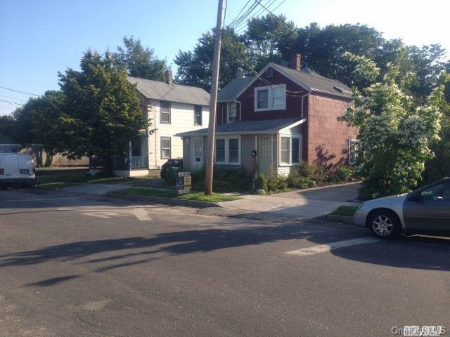 1 of 1 - 437 5th St., Greenport, NY