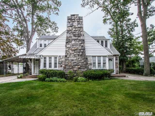 1 of 1 - 2073 Hillside Avenue, Bellmore, NY