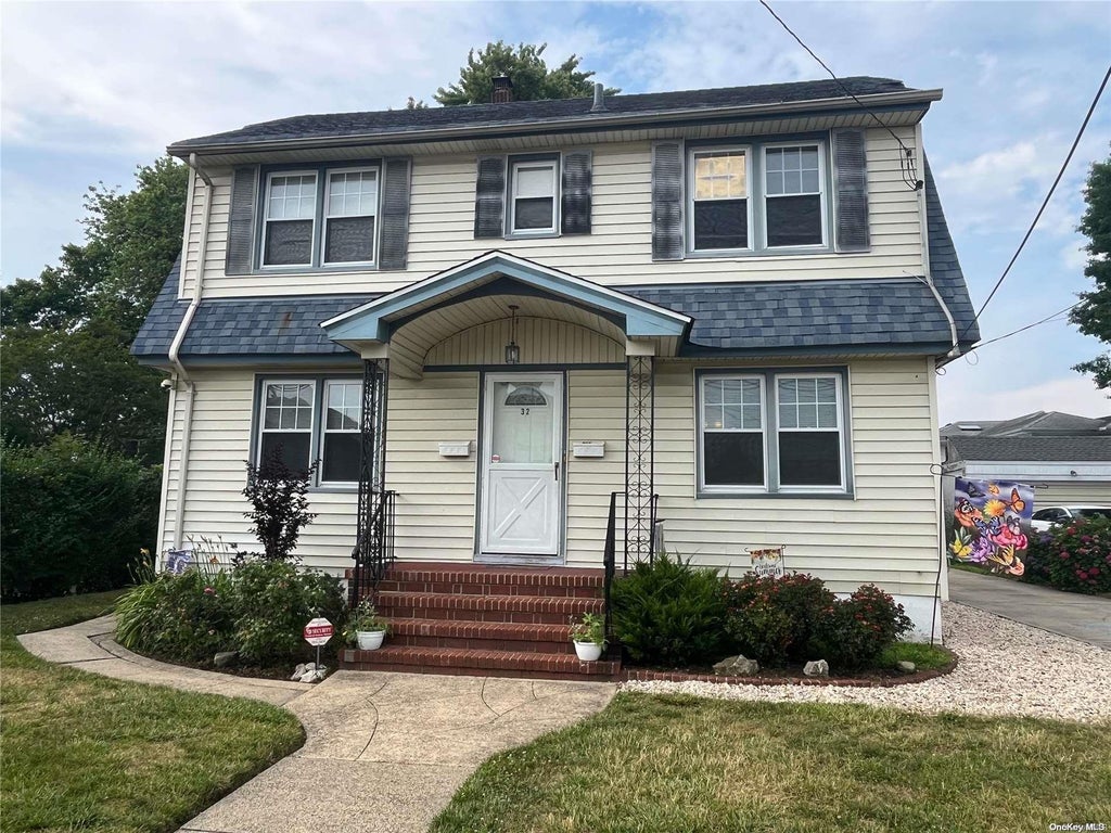 1 of 1 - 32 Vine St., Lynbrook, NY