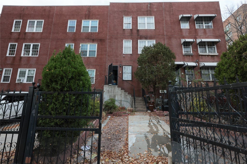 1 of 1 - 2171 Davidson Avenue, Bronx, NY