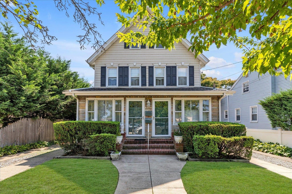 1 of 1 - 14 Endview Avenue, Lynbrook, NY