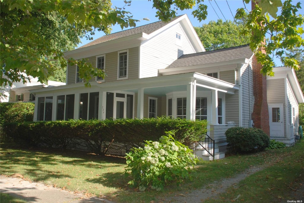 1 of 1 - 220 Skippers Lane, Orient, NY