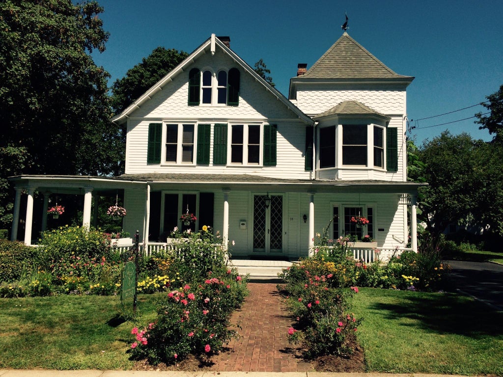 1 of 1 - Undisclosed, Huntington, NY
