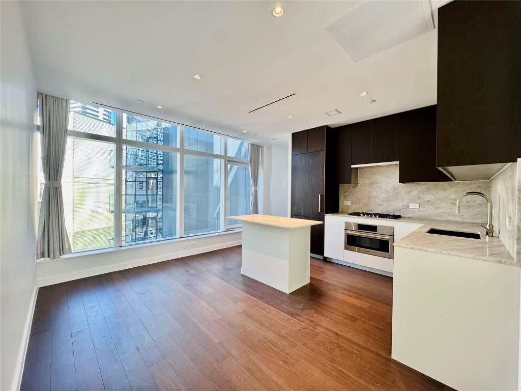 1 of 1 - 27-20 42nd Road, Long Island City, NY