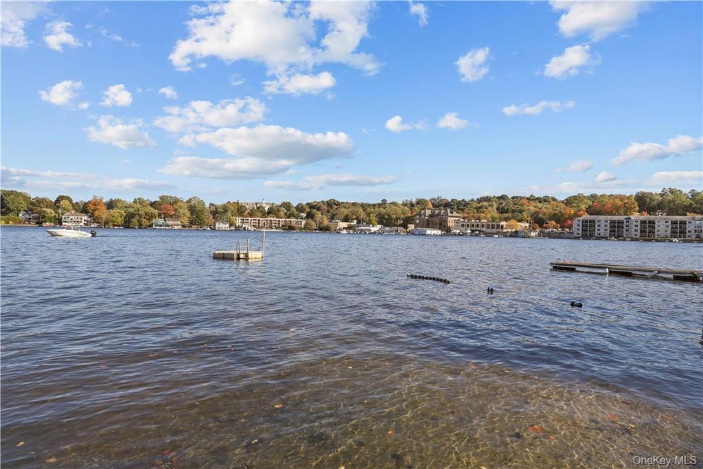 33 Sycamore Road, Mahopac